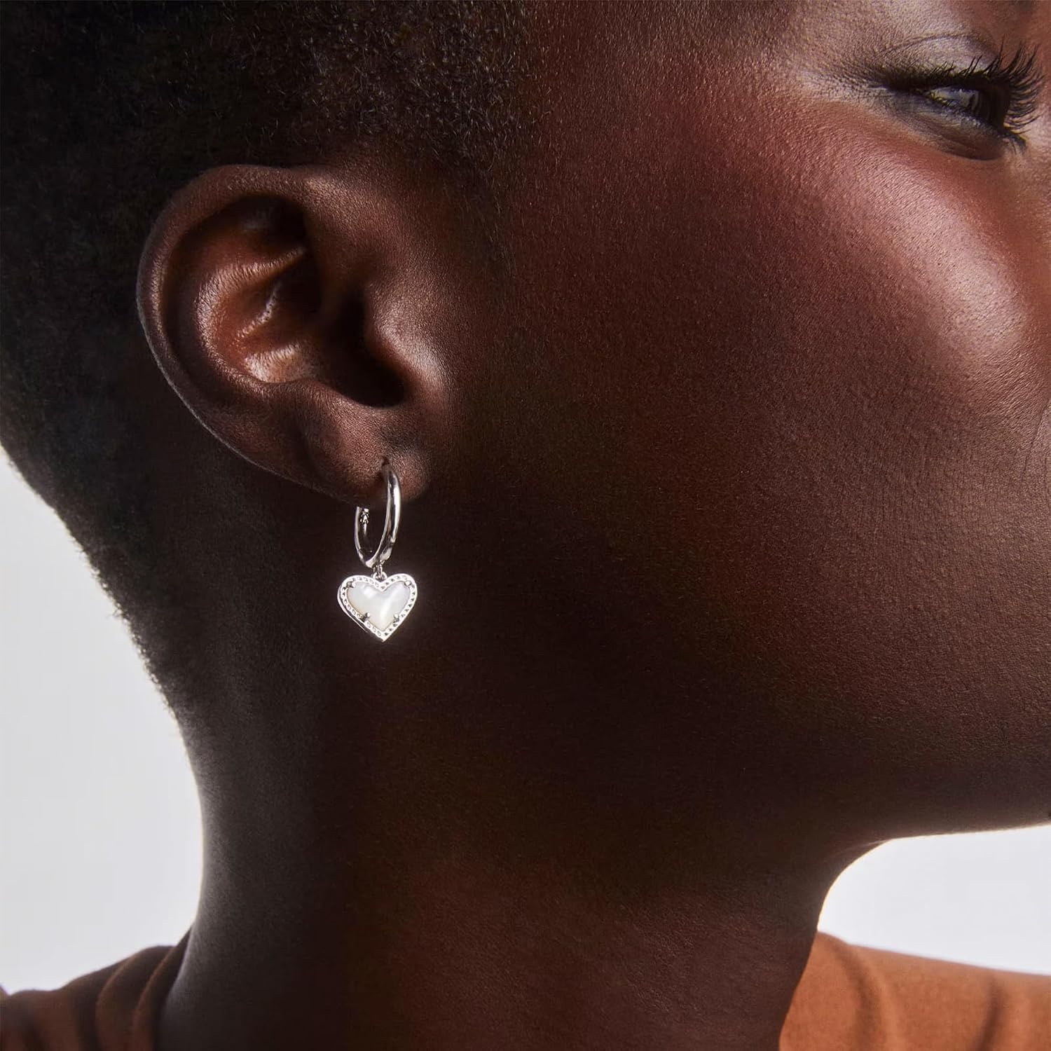 image:imageKendra Scott Ari Heart Huggie Earrings for Women Fashion JewelryRHODIUM HOT PINK DRUSY