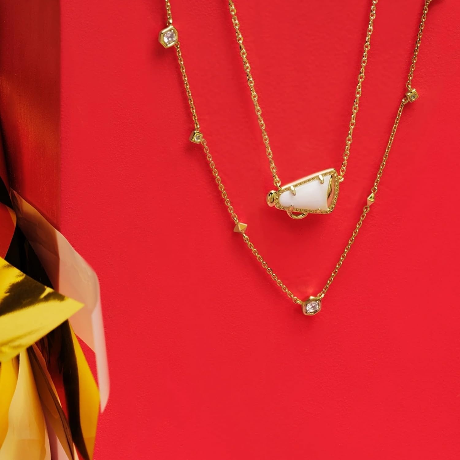 image:imageKendra Scott Cheer Short Pendant Necklace Fashion Jewelry for WomenGOLD WHITE MOTHER OF PEARL